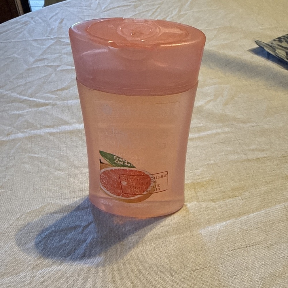 Yves Rocher Jardins du Monde Energizing Grapefruit Shower Gel 8.4oz Discontinued
